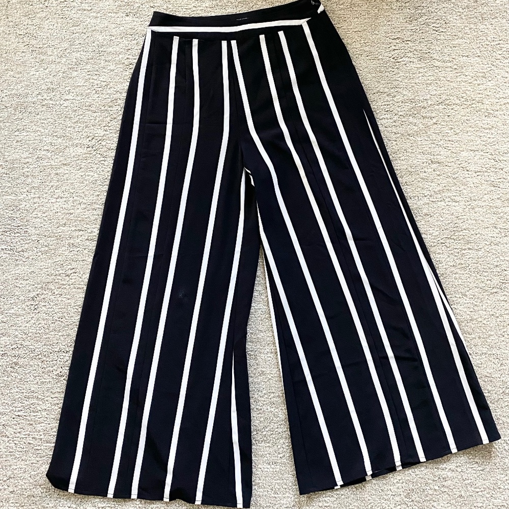 Who What Wear Wide Leg Cropped Stripped Pants Size 4